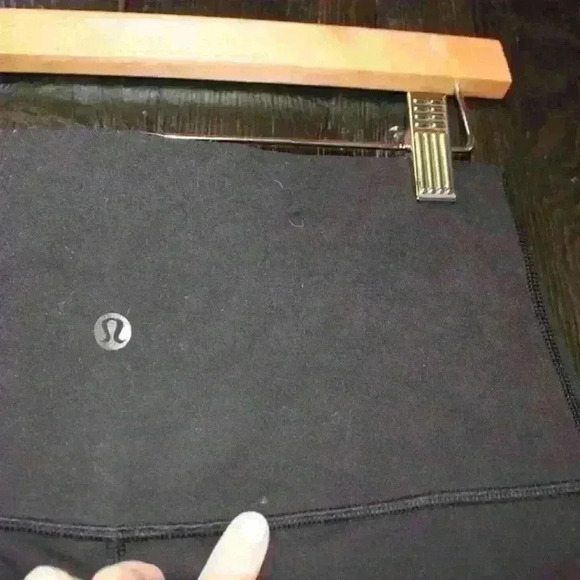 LULULEMON Black Cropped Thicker Compression Leggings Tights Women Size 6 - Picture 4 of 6